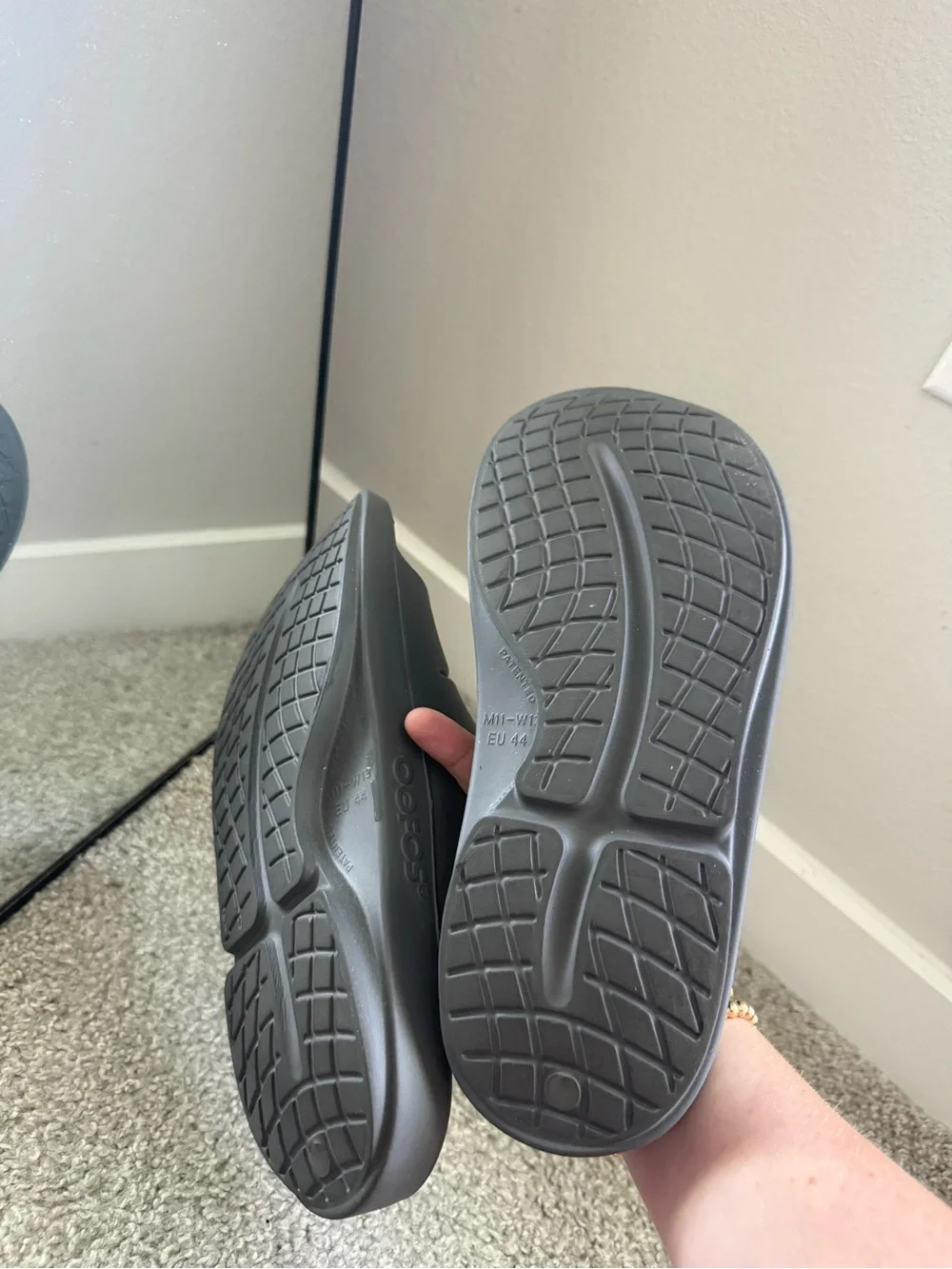 OOFOS‎ Ooahh Recovery Comfort Slide Sandals Slip On Grey Men's 11/Women's 13